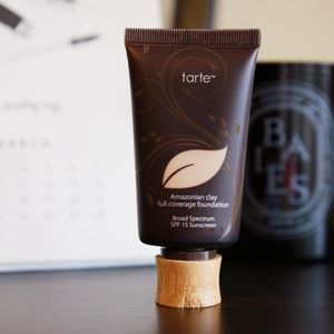 Tarte Amazonian Clay foundation